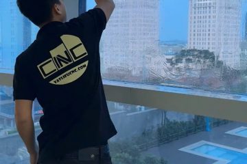 Hơn 2 nghìn mét kính được dán film cẩn thận, tòa FPT nay đã có một không gian làm việc mát mẻ, hiện đại