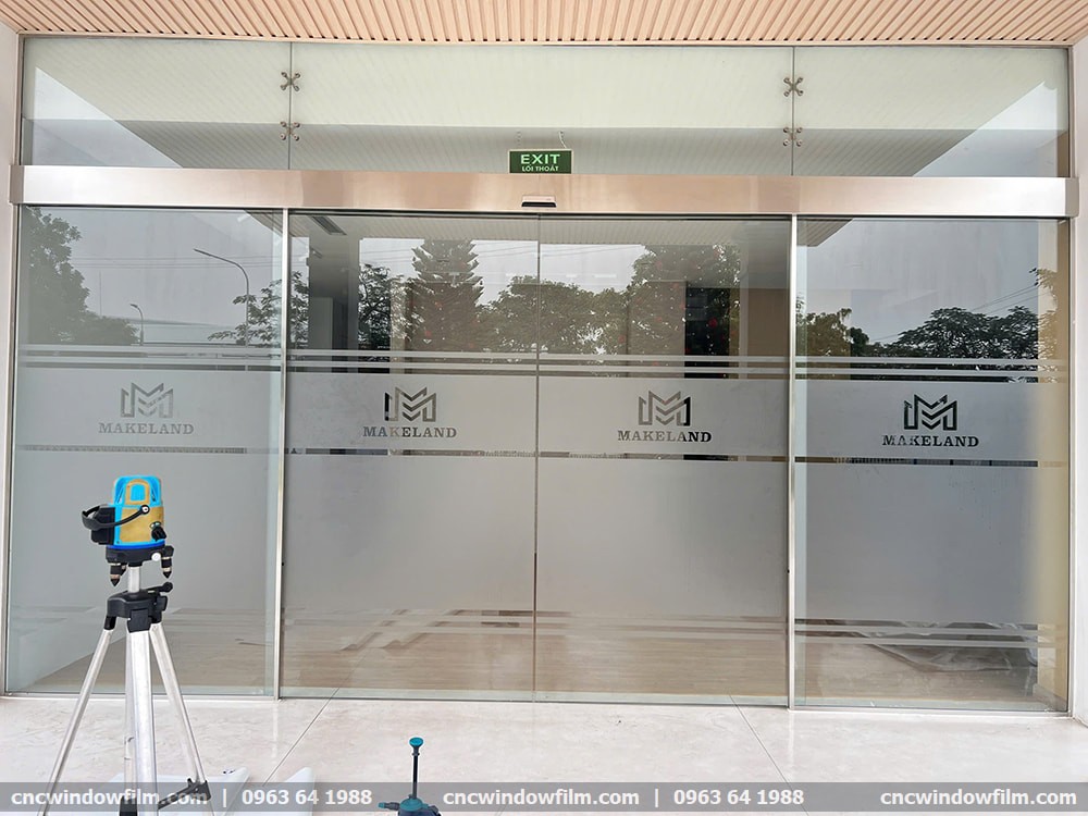 Dán kính văn phòng