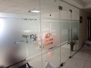 Giấy dán kính mờ văn phòng