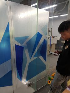 tranh decal dán kính