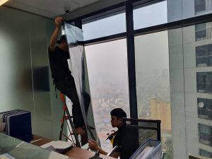 dán kính chống nắng nóng