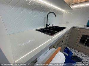 Dán bếp chống bám bẩn